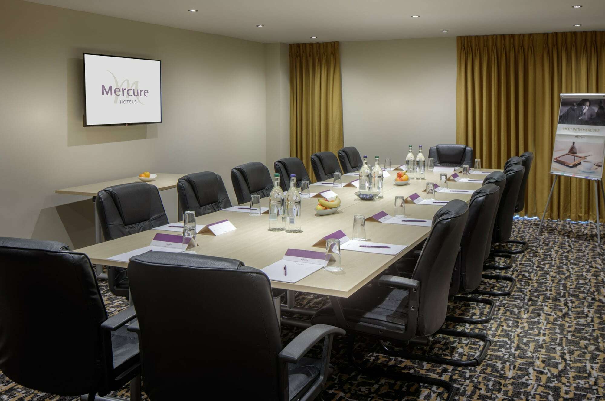 Mercure Hatfield Oak Hotel Exterior foto